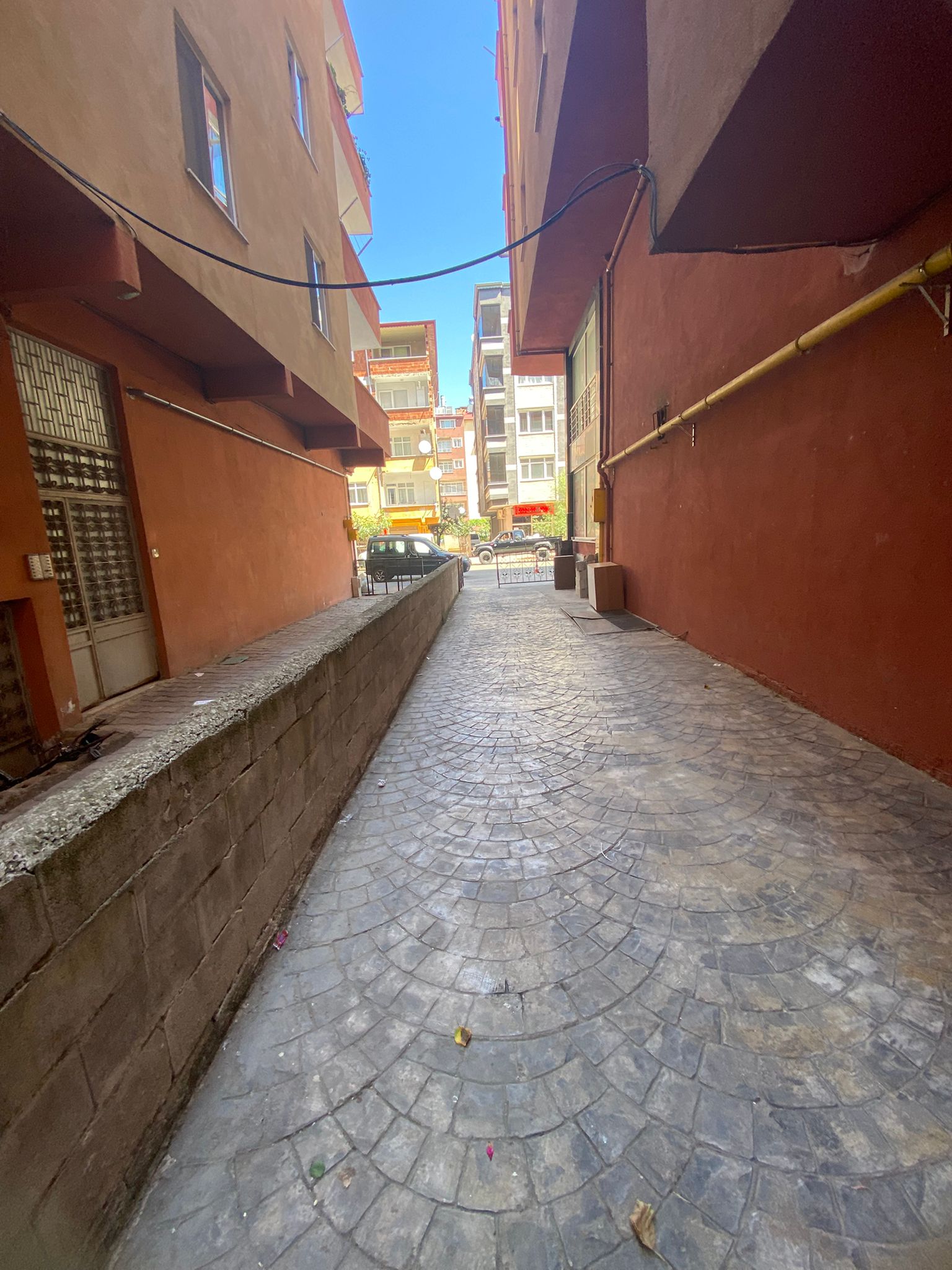 MABEL GAYRİMENKUL BAHÇELİEVLER MAH. CADDE ÜZERİNDE GÜZEL DAİRE